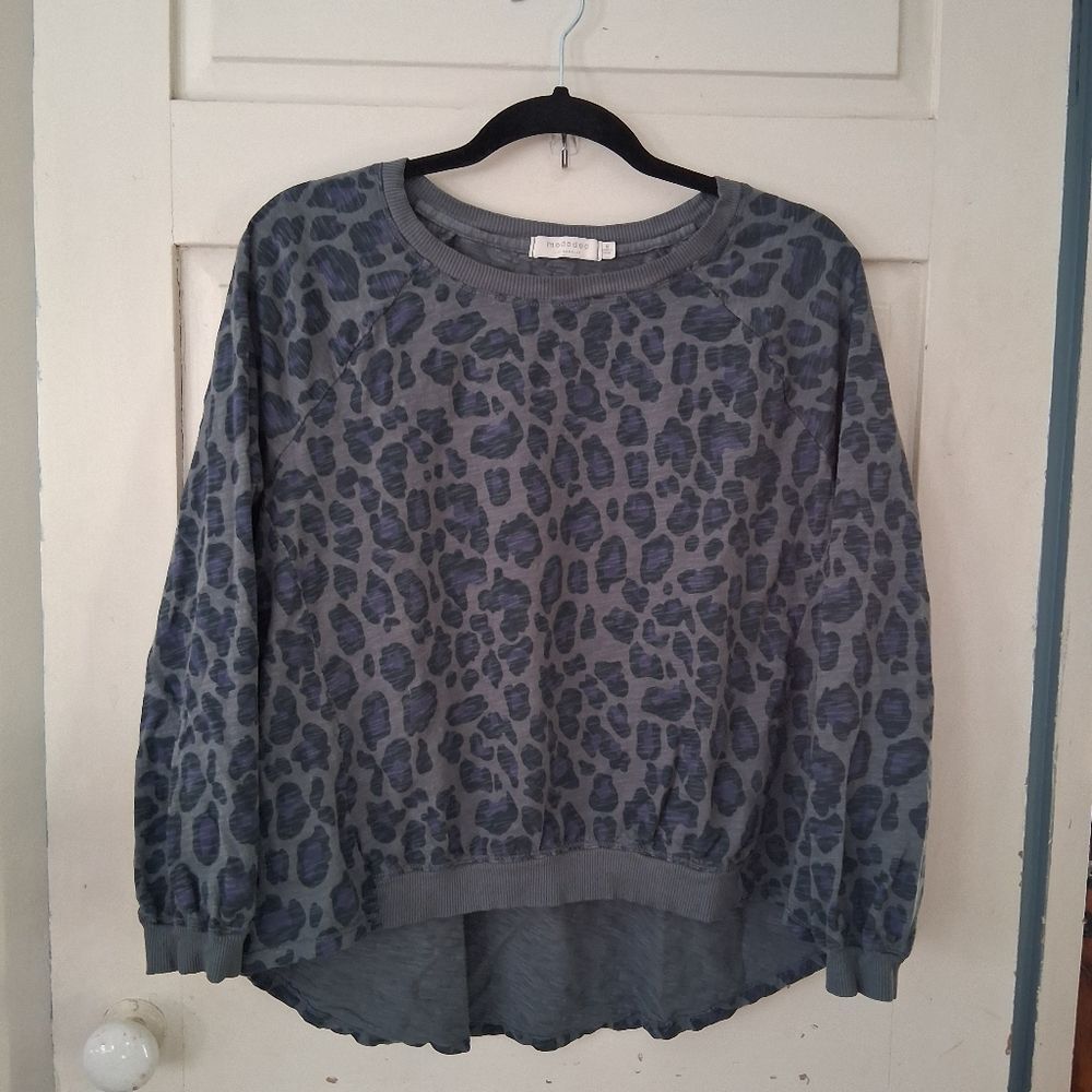 Mododoc Los Angeles Leopard Print Lightweight High-Low Sweatshirt Top